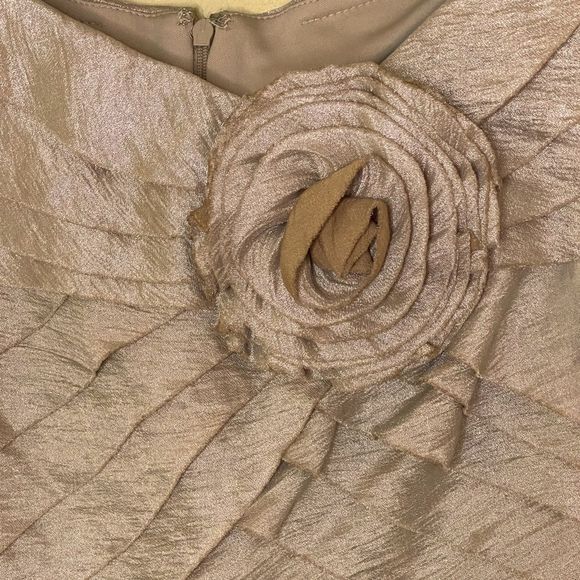 London Times Petites Tier Cap Shimmery Gold Cocktail Sheath Dress Size 6P - Picture 5 of 12